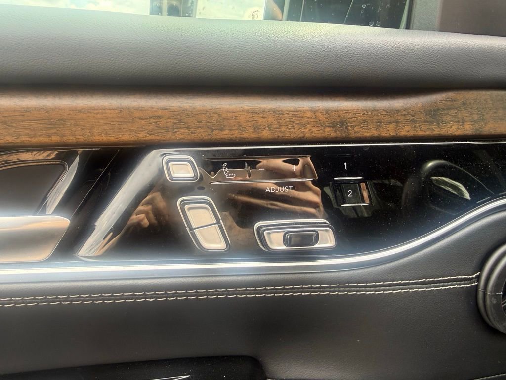 Used 2022 Jeep Grand Wagoneer Series II image 17