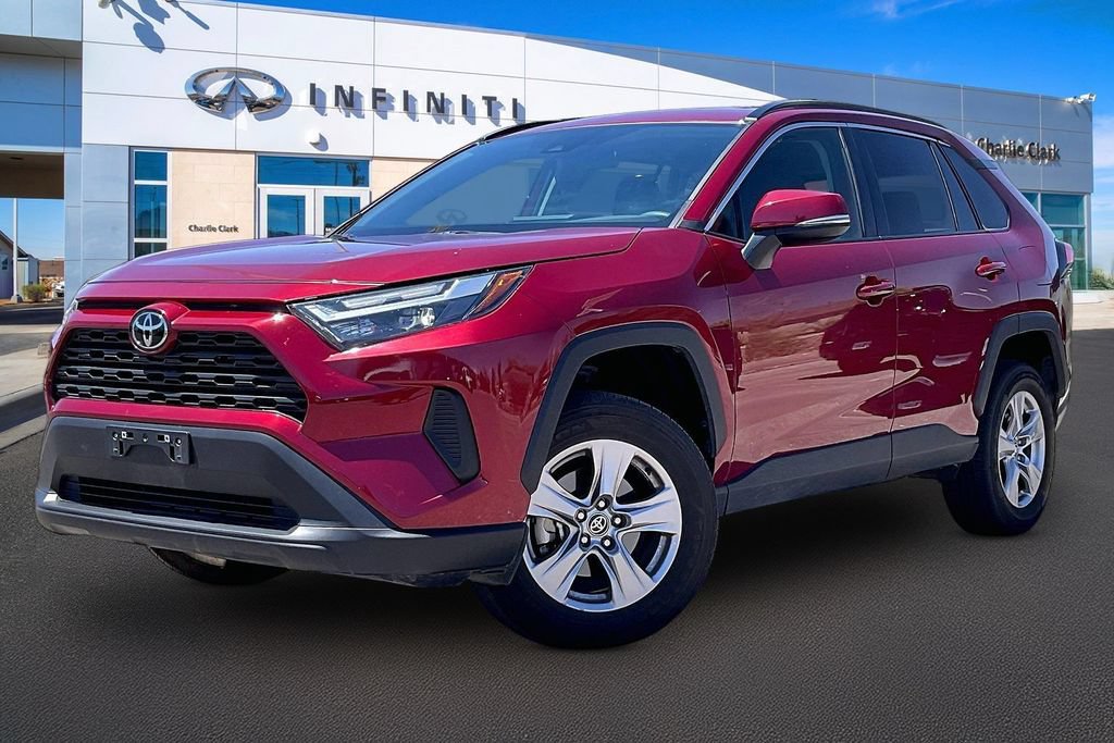Used 2025 Toyota RAV4 XLE AWD/4WD image 1