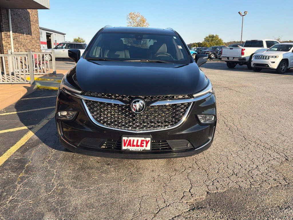 Used 2023 Buick Enclave Avenir w/ Avenir Technology Package AWD/4WD image 5