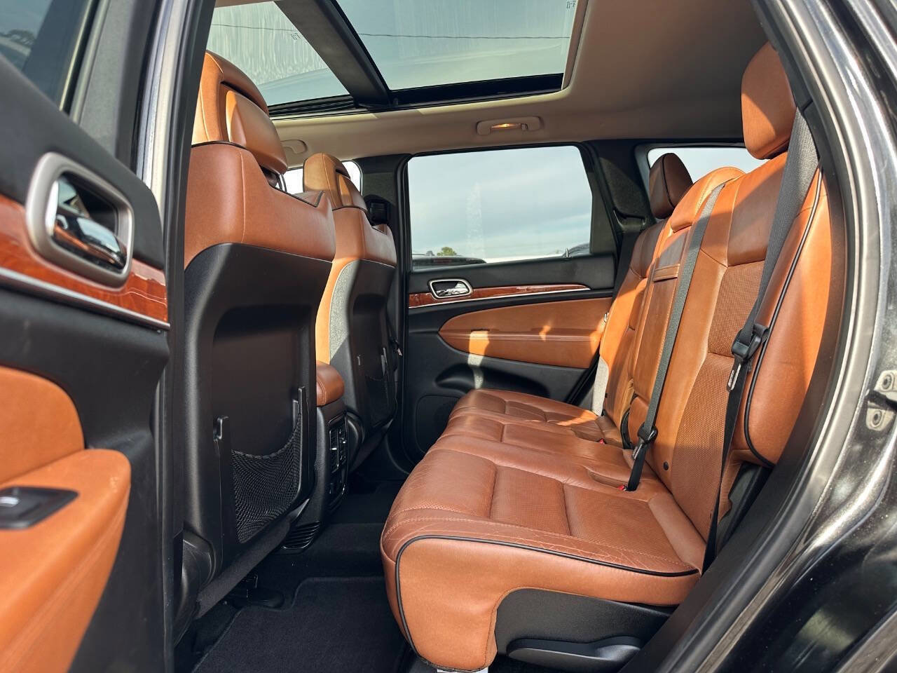 Used 2013 Jeep Grand Cherokee Overland image 6