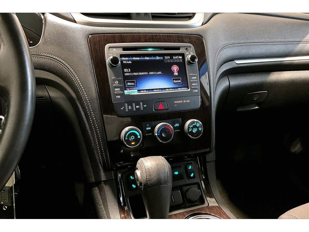 Used 2017 Chevrolet Traverse LT w/ Style and Technology Package FWD image 8