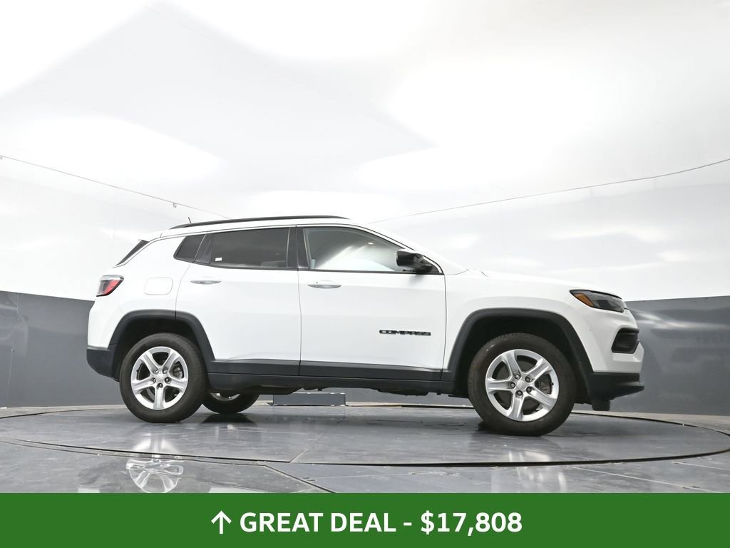 Used 2023 Jeep Compass Latitude image 52