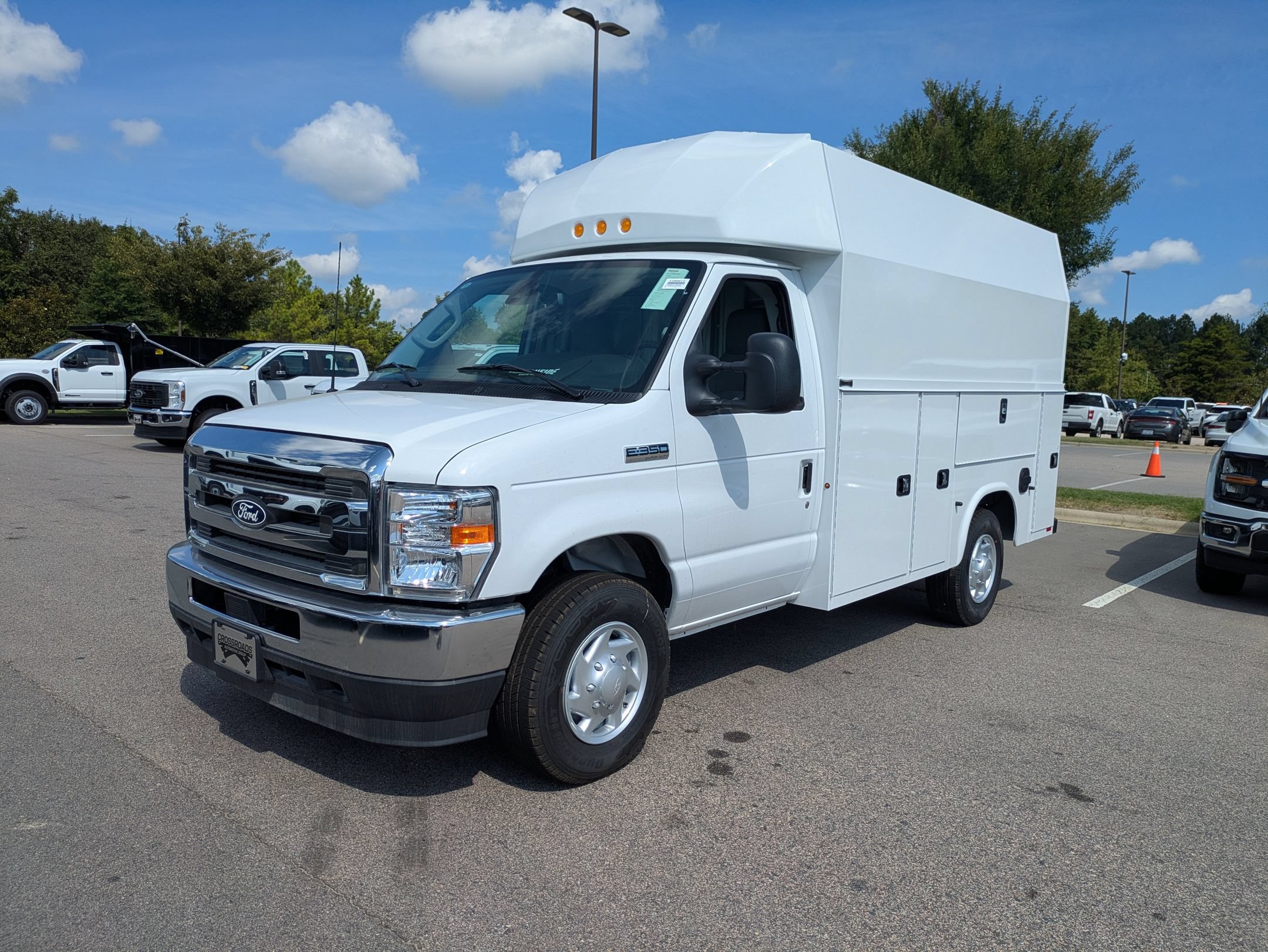 New 2027 Ford E-350 and Econoline 350 Super Duty w/ Power Equipment Group RWD image 7