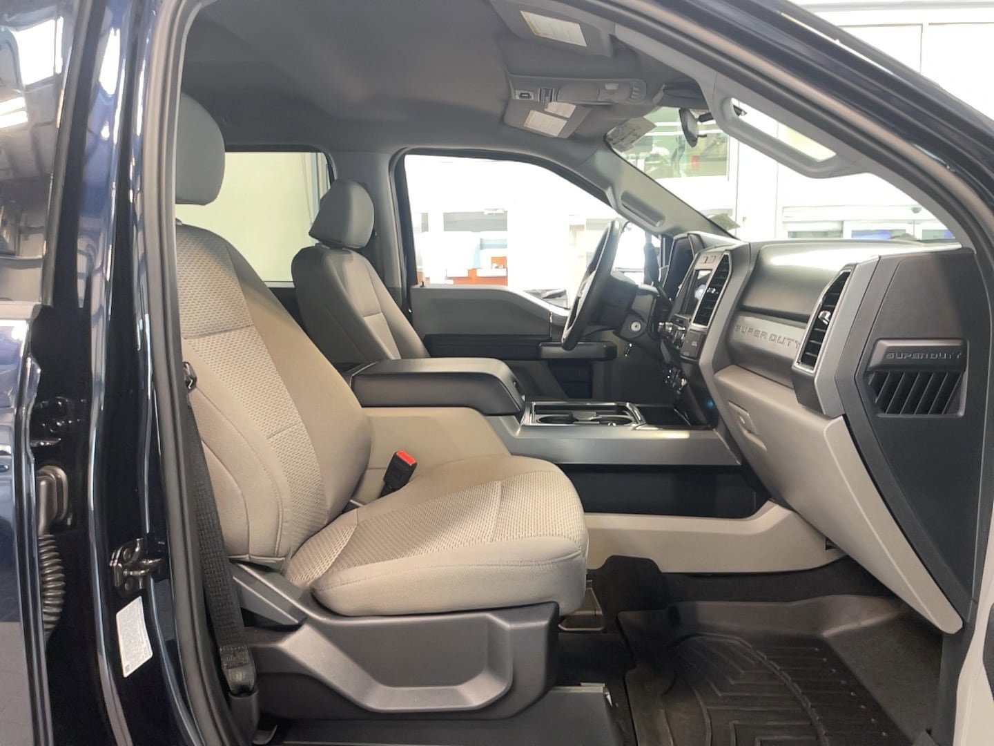 Used 2022 Ford F350 XLT w/ XLT Premium Package AWD/4WD image 22