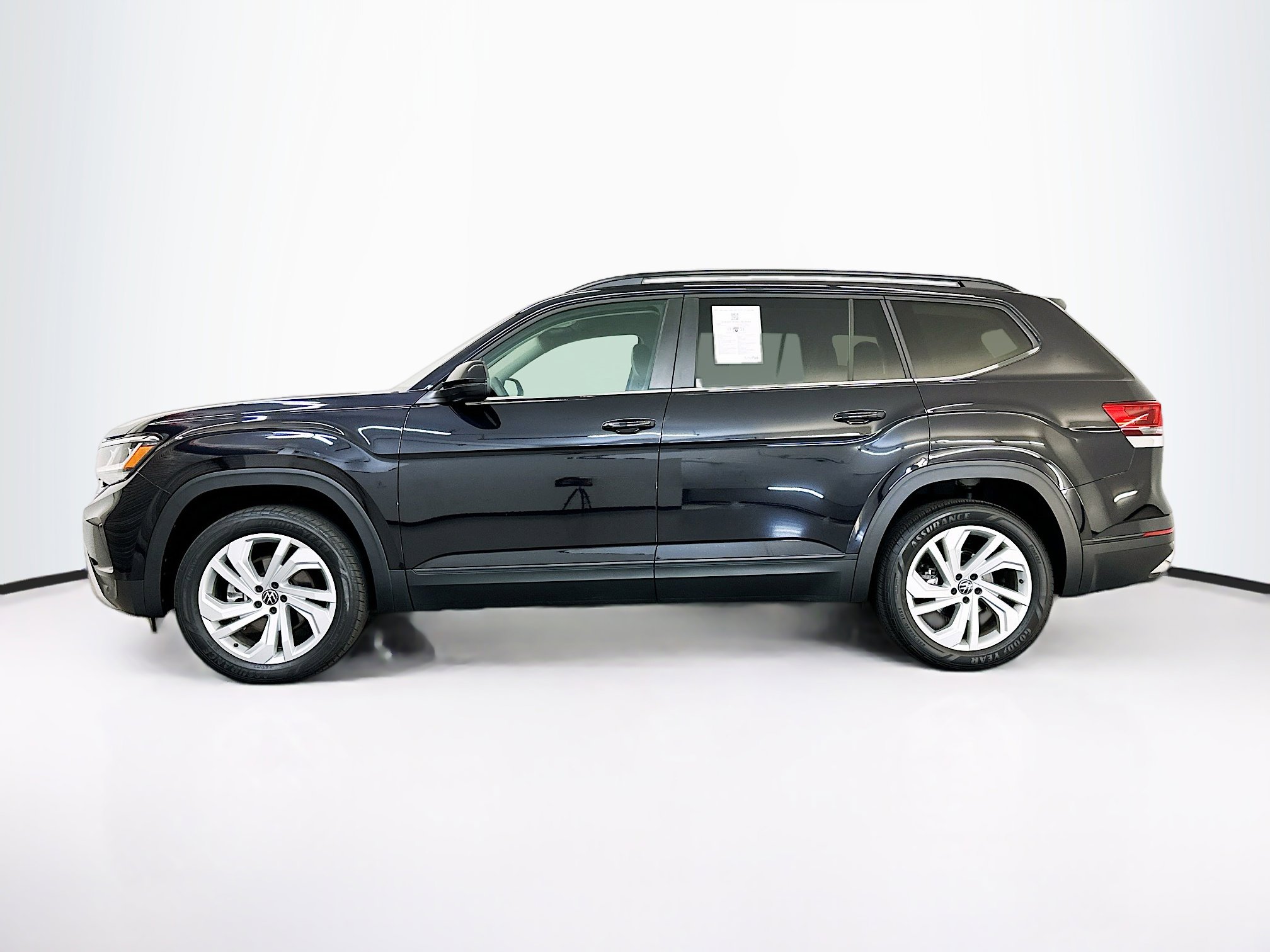 Used 2022 Volkswagen Atlas SE image 4