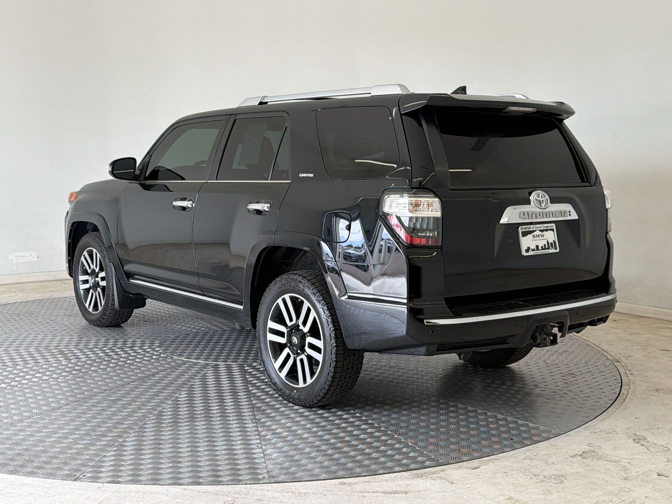 Used 2018 Toyota 4Runner Limited AWD/4WD image 3