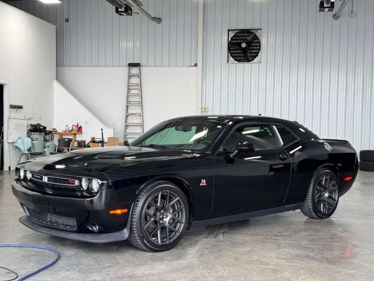 Used 2018 Dodge Challenger R/T Scat Pack w/ Driver Convenience Group RWD image 25