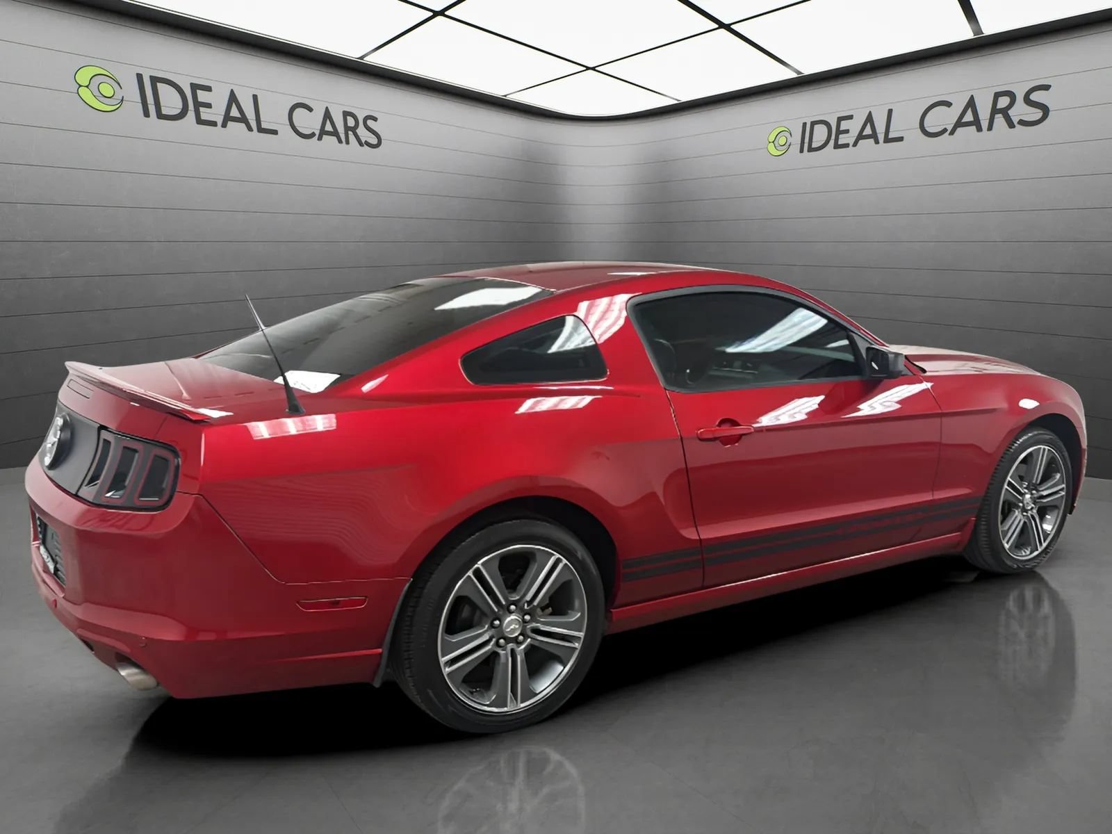 Used 2013 Ford Mustang Coupe w/ V6 Performance Pkg RWD image 5