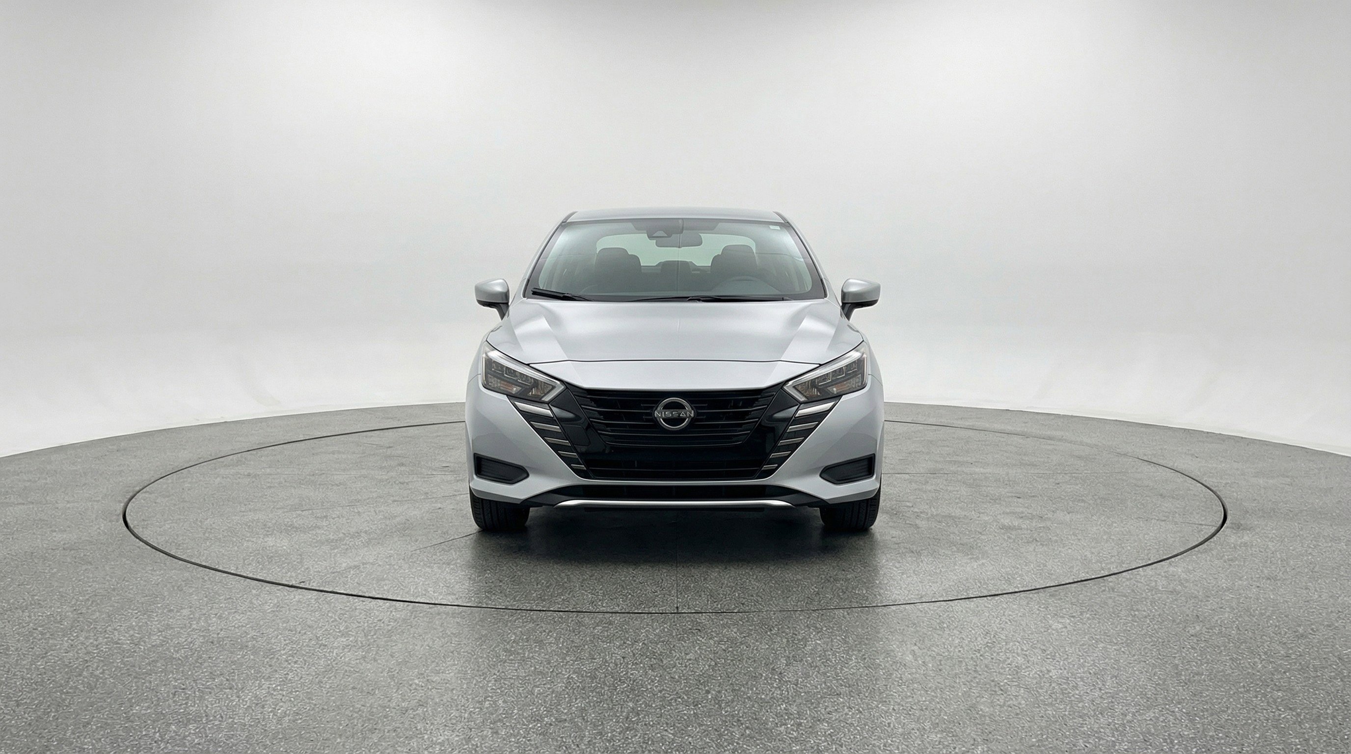 Used 2025 Nissan Versa SV image 2