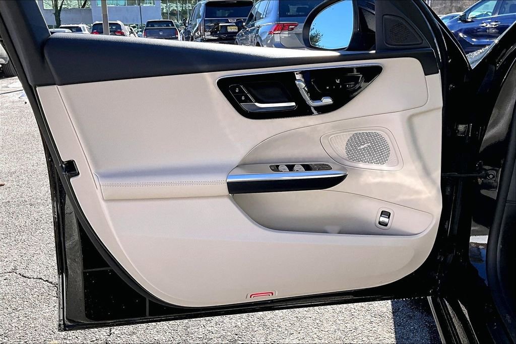 Certified 2022 Mercedes-Benz C 300 4MATIC Sedan image 18