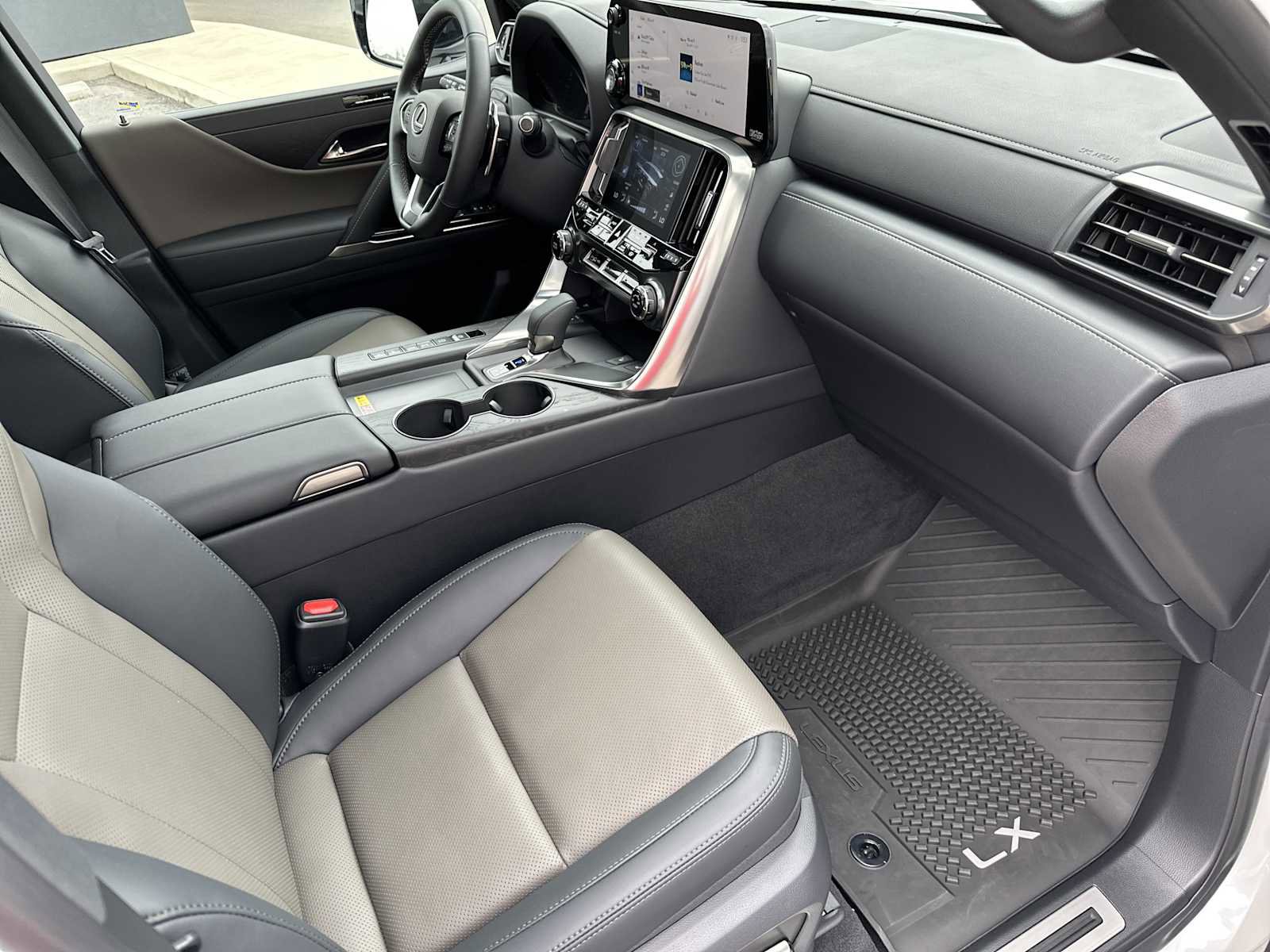 Used 2026 Lexus LX 700h Overtrail image 27