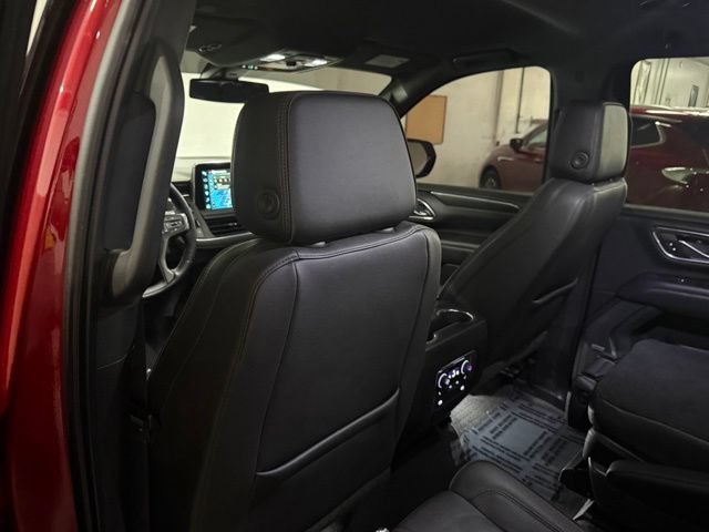 Used 2022 Chevrolet Suburban RST w/ Luxury Package AWD/4WD image 28