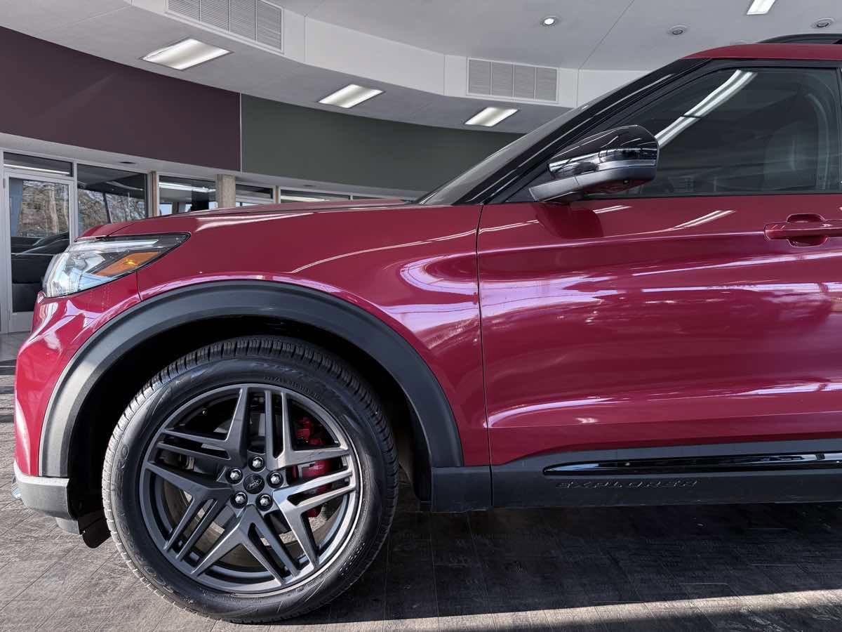 Used 2026 Ford Explorer ST w/ Sun And Sound Package image 33