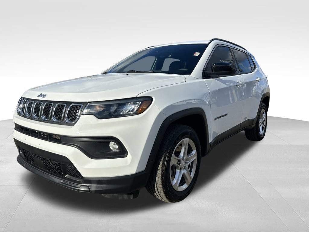 Used 2023 Jeep Compass Latitude image 23