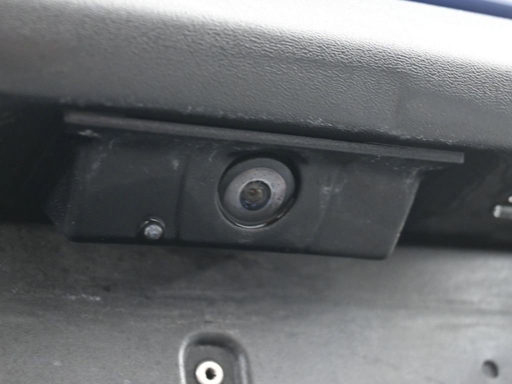 Used 2022 Porsche Taycan image 23