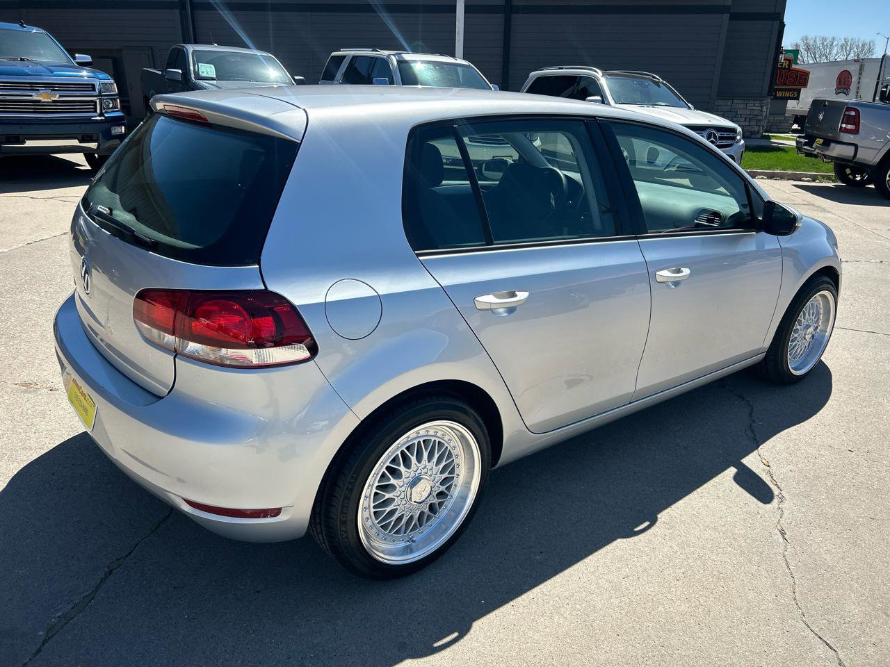 Used 2014 Volkswagen Golf 4-Door image 3