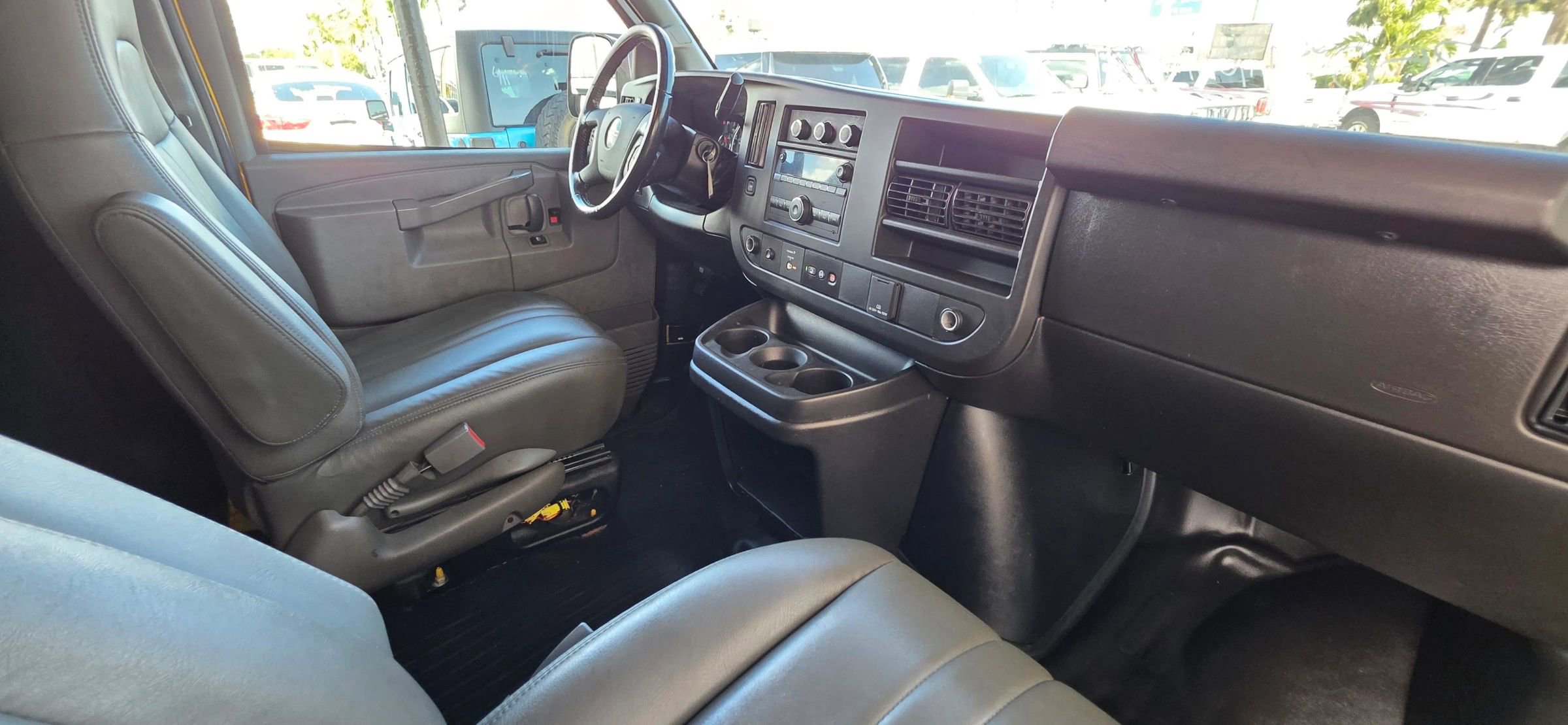 Used 2021 GMC Savana 2500 w/ Driver Convenience Package image 19