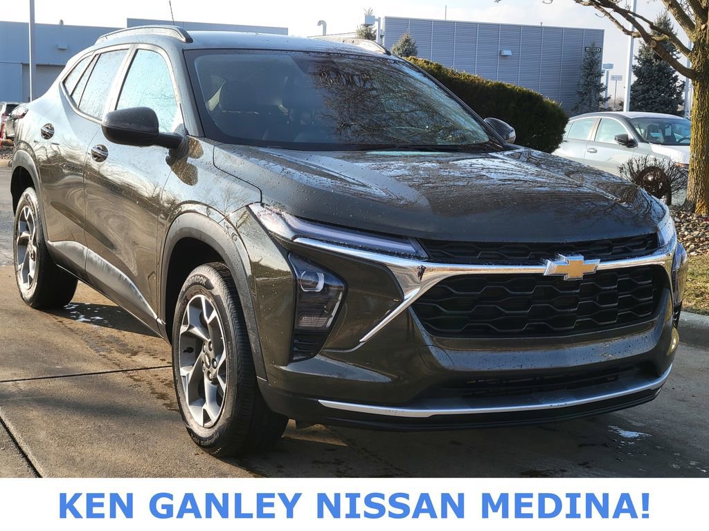 Used 2024 Chevrolet Trax LT image 1