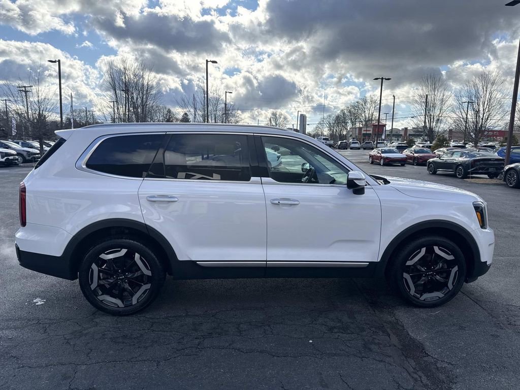 Used 2023 Kia Telluride S w/ S Sunroof Package image 8