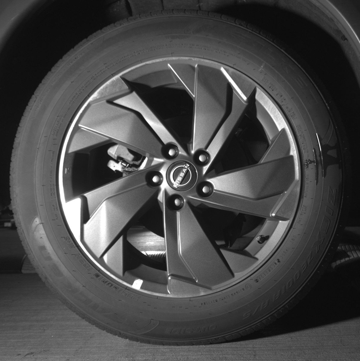 Used 2025 Nissan Rogue SV FWD image 15