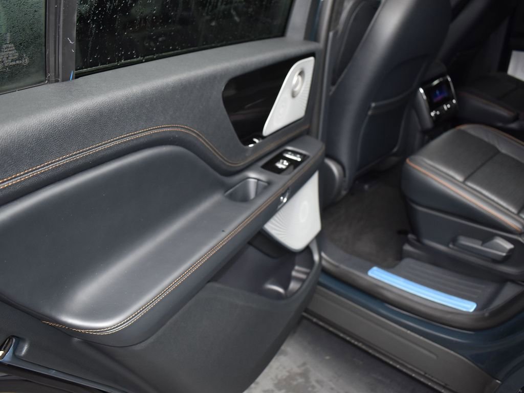 New 2025 Lincoln Aviator Black Label image 12