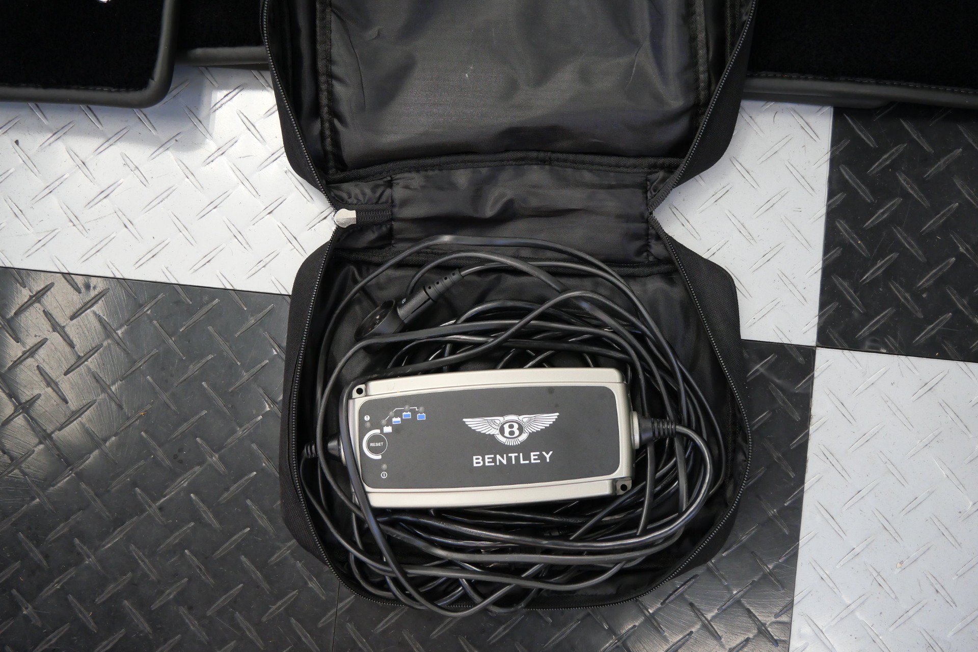 Used 2013 Bentley Mulsanne RWD image 40