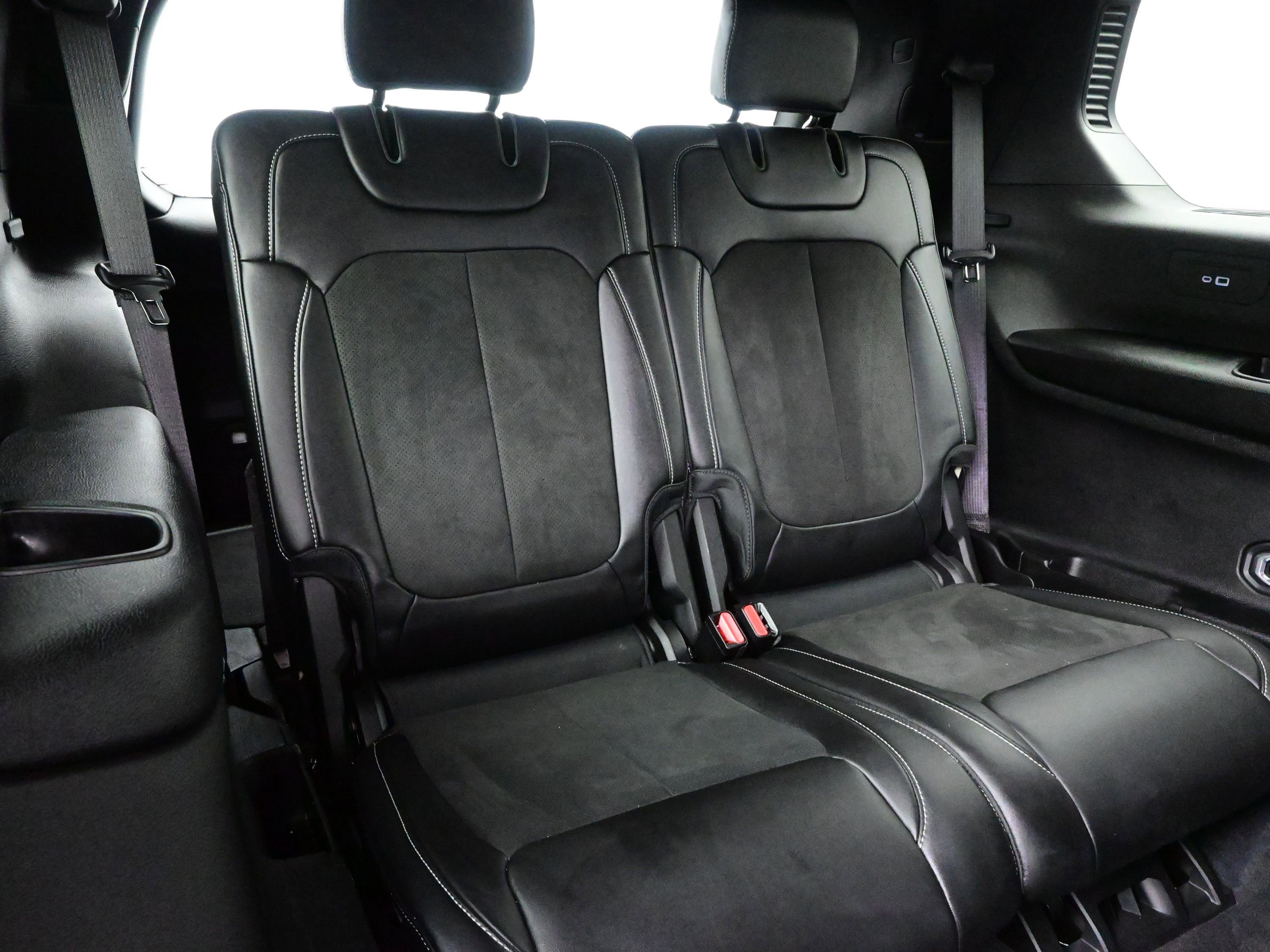 Used 2023 Jeep Grand Cherokee L Laredo image 16