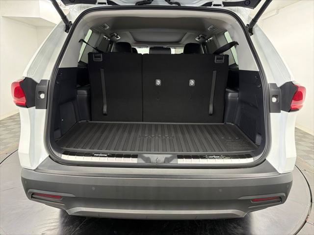 Certified 2026 Toyota Grand Highlander FWD image 15