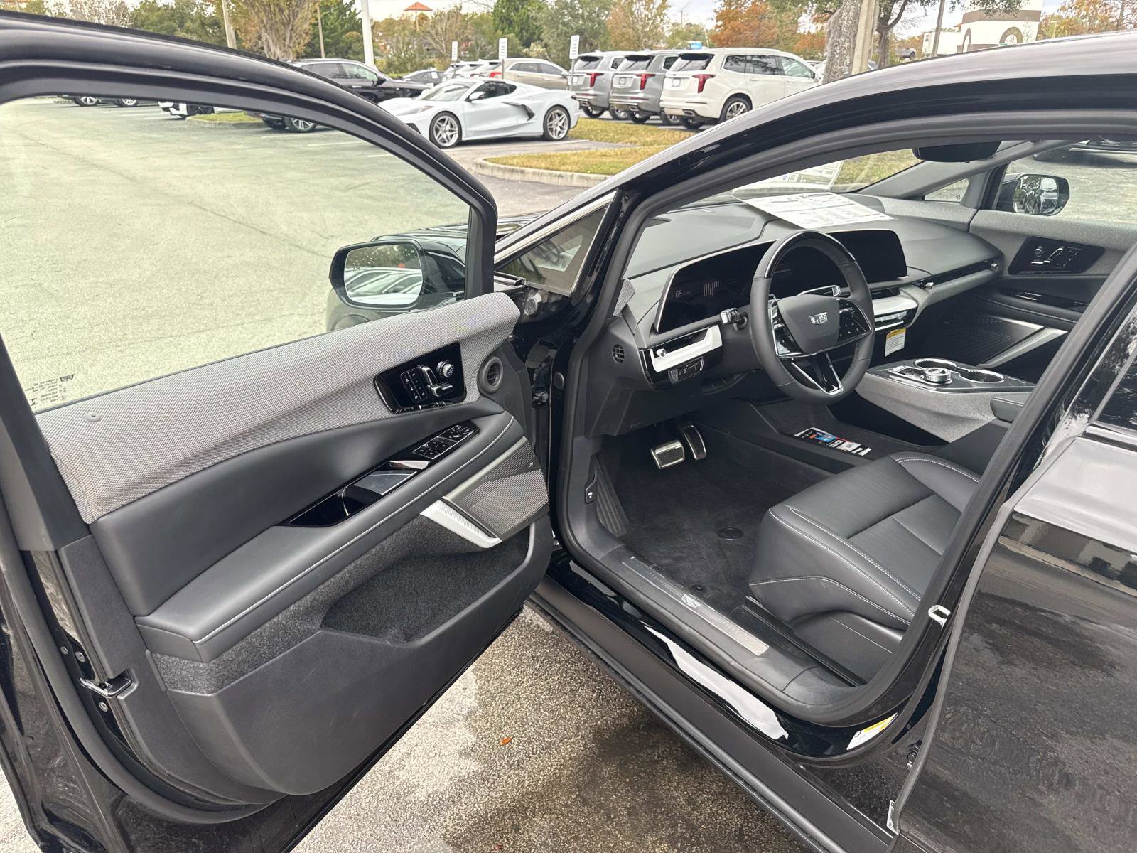 New 2026 Cadillac Optiq Luxury 2 image 19