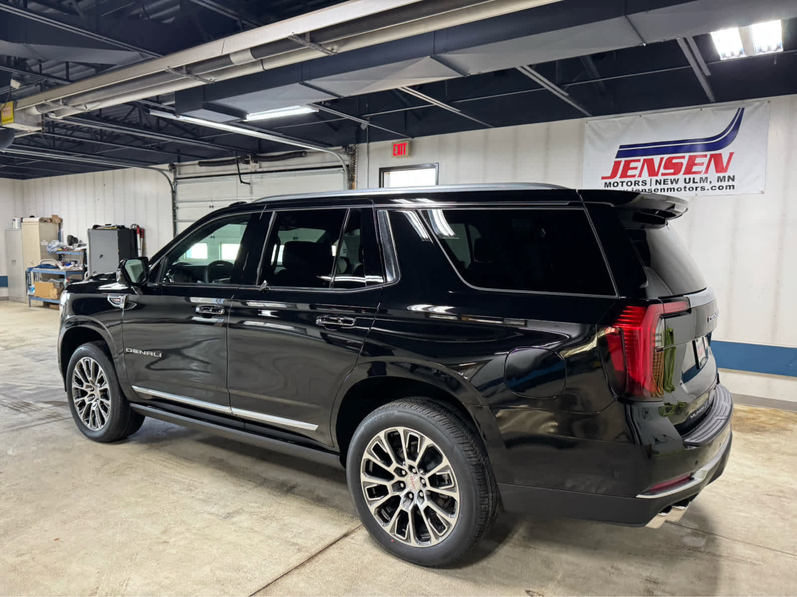 New 2026 GMC Yukon Denali w/ Denali Reserve Package AWD/4WD image 6