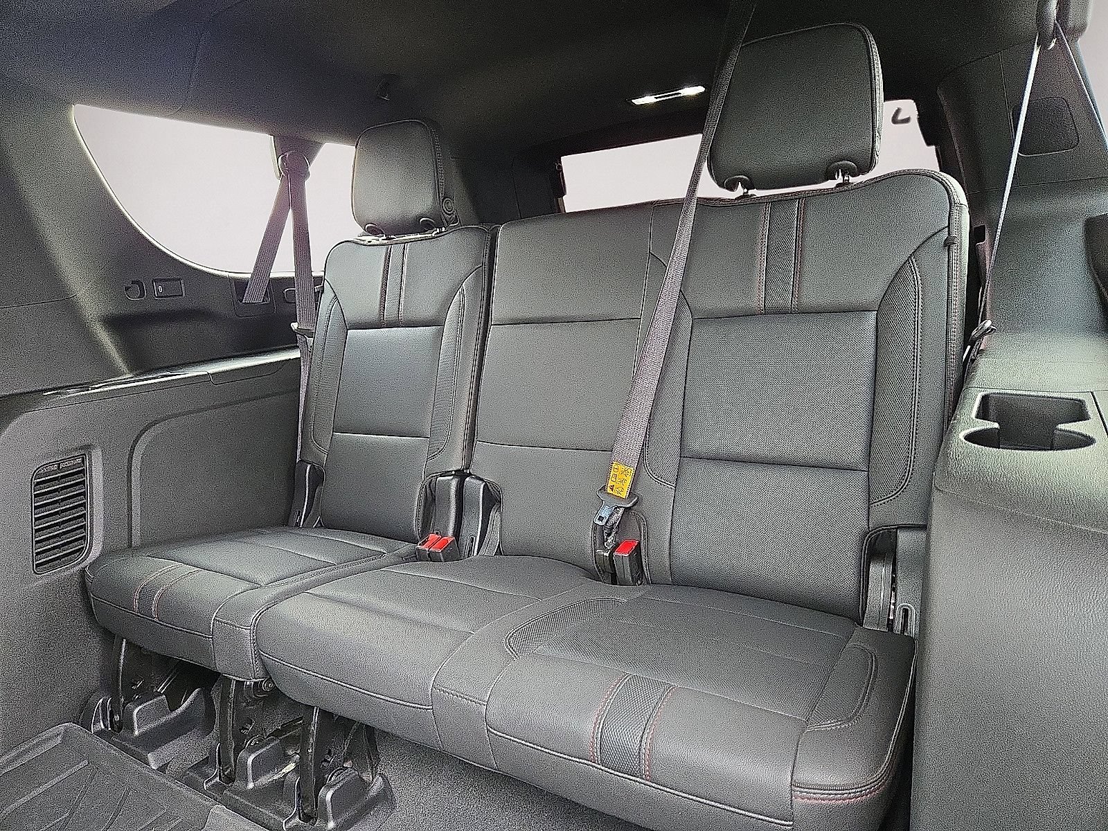 Used 2024 Chevrolet Suburban RST w/ Luxury Package AWD/4WD image 15