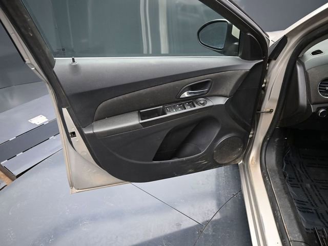 Used 2016 Chevrolet Cruze LT image 12