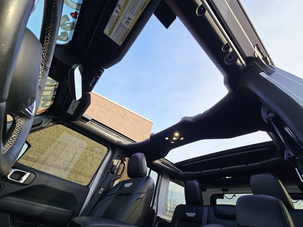Used 2021 Jeep Wrangler Unlimited Sahara image 10