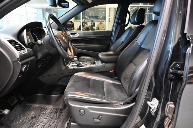 Used 2022 Jeep Grand Cherokee Laredo X image 9