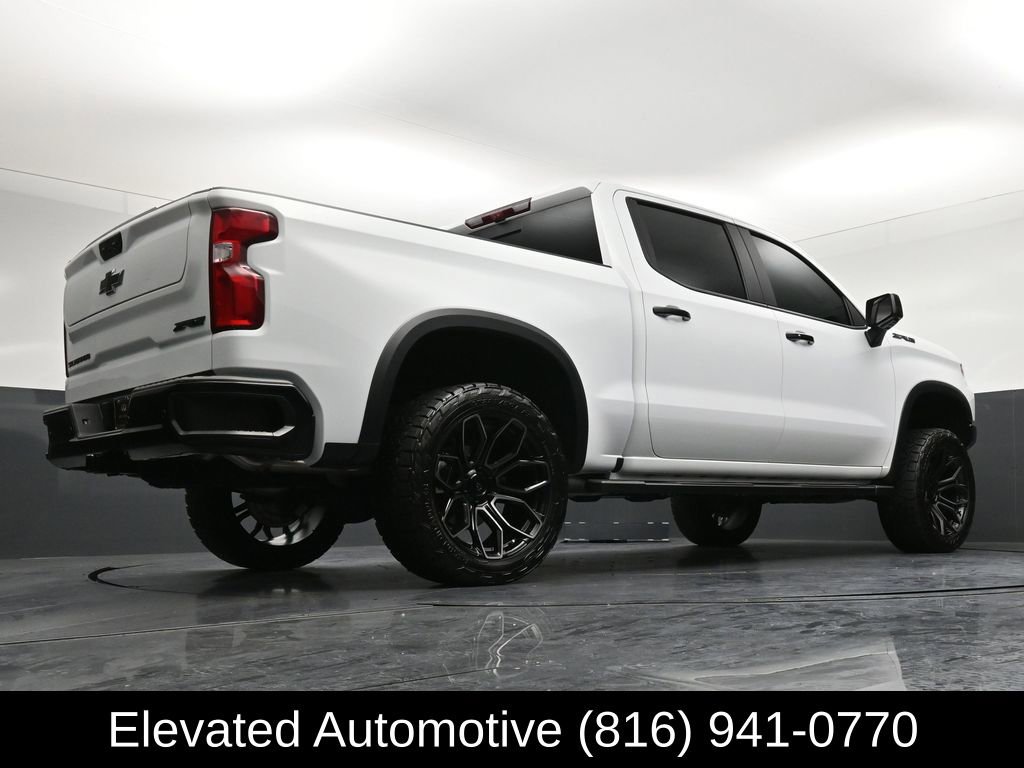 Used 2025 Chevrolet Silverado 1500 ZR2 w/ Technology Package image 32