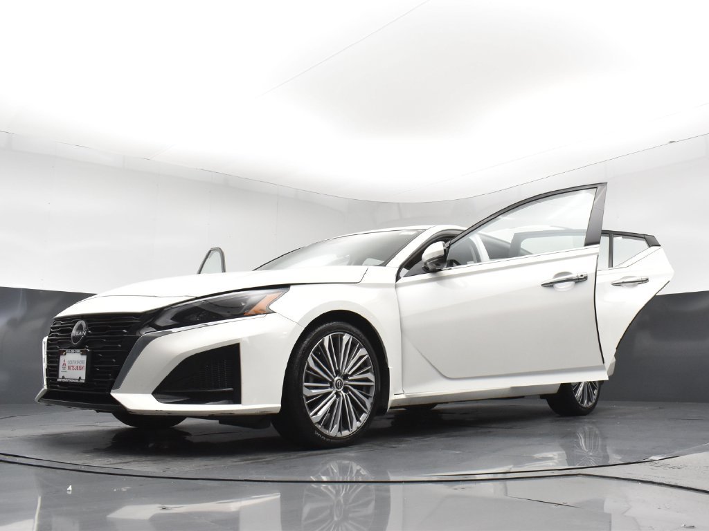 Used 2024 Nissan Altima 2.5 SL FWD image 30