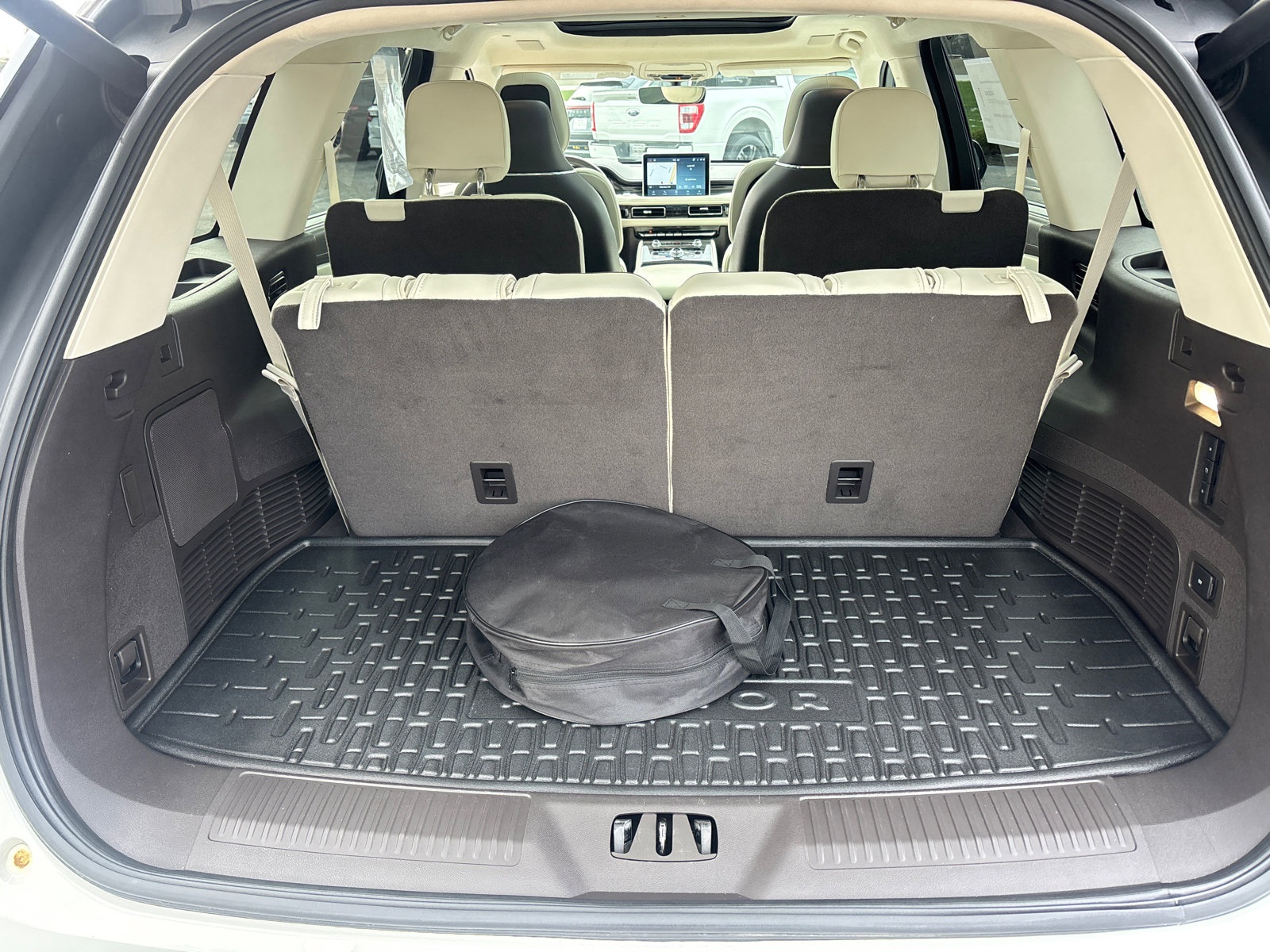 Certified 2023 Lincoln Aviator Black Label Grand Touring image 9