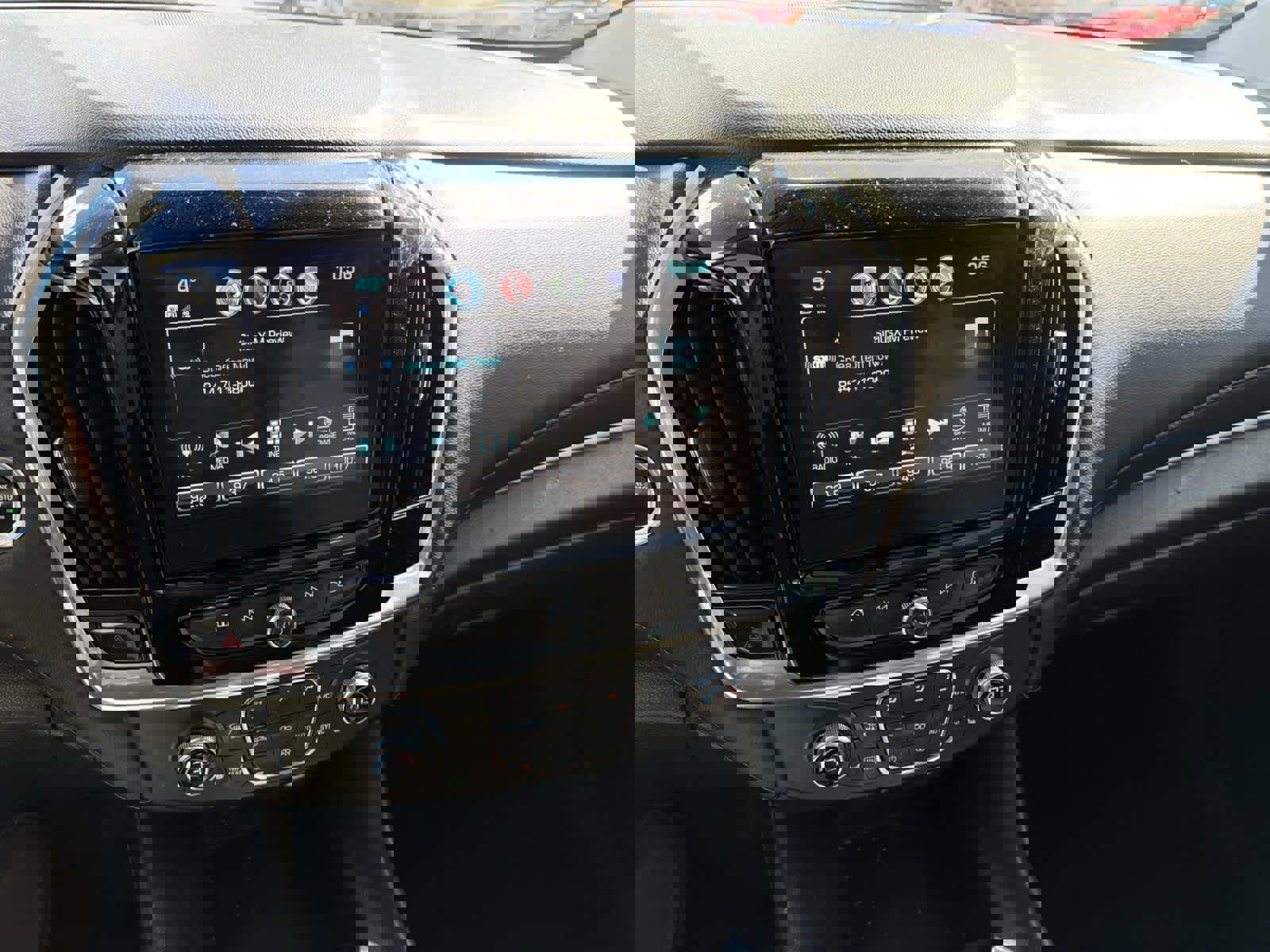 Used 2019 Chevrolet Traverse LT image 14