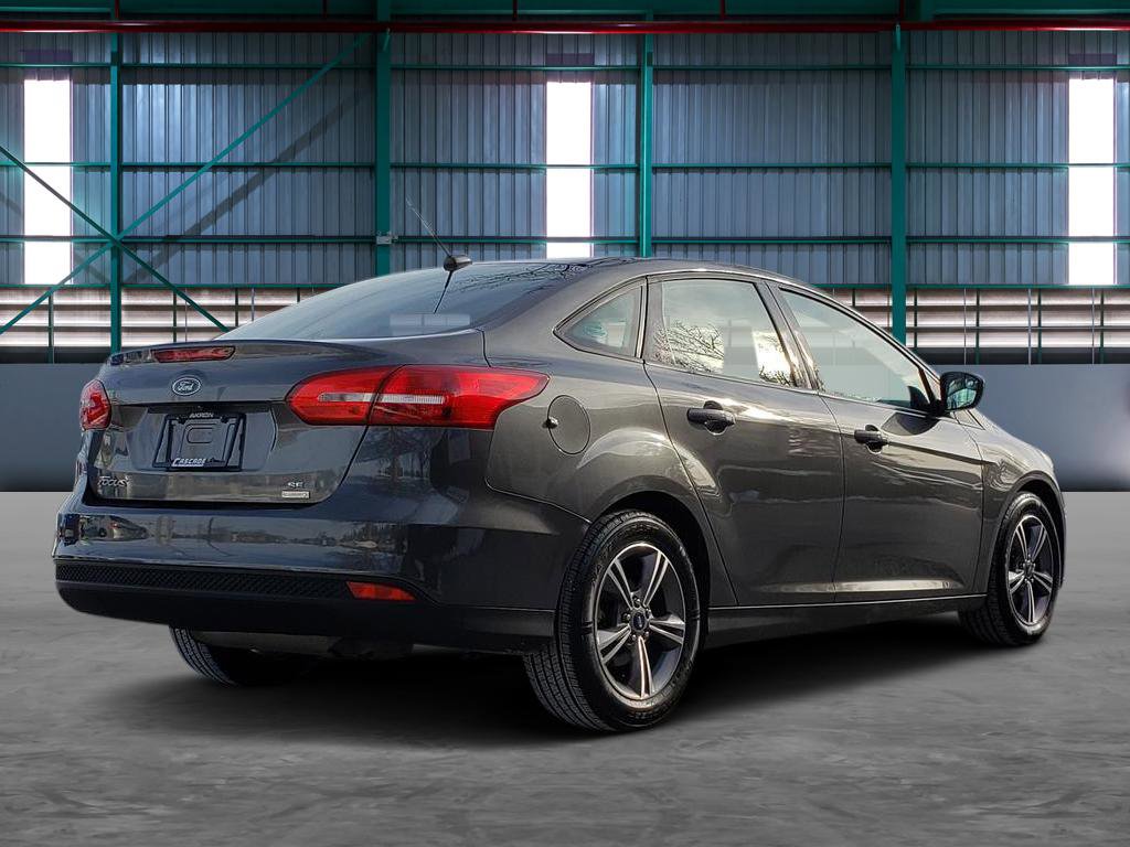 Used 2018 Ford Focus SE w/ SE Appearance Package image 5
