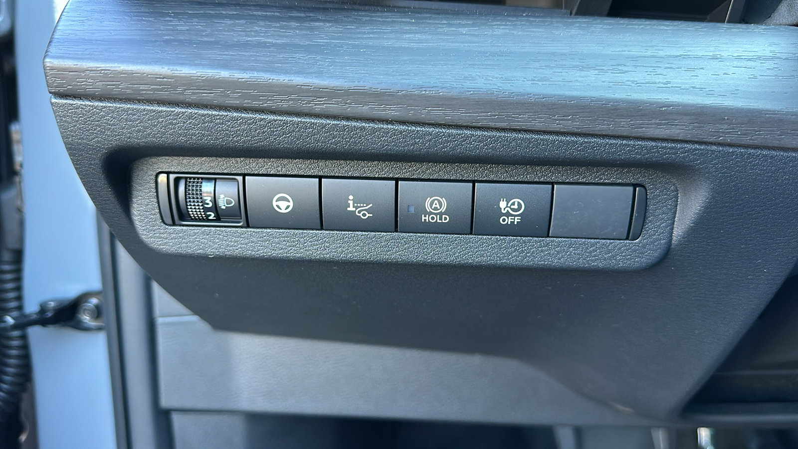 Certified 2024 Nissan Ariya AWD image 14