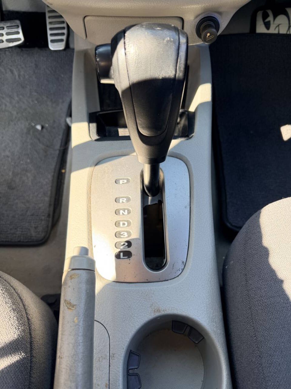 Used 2006 Kia Spectra5 FWD image 16