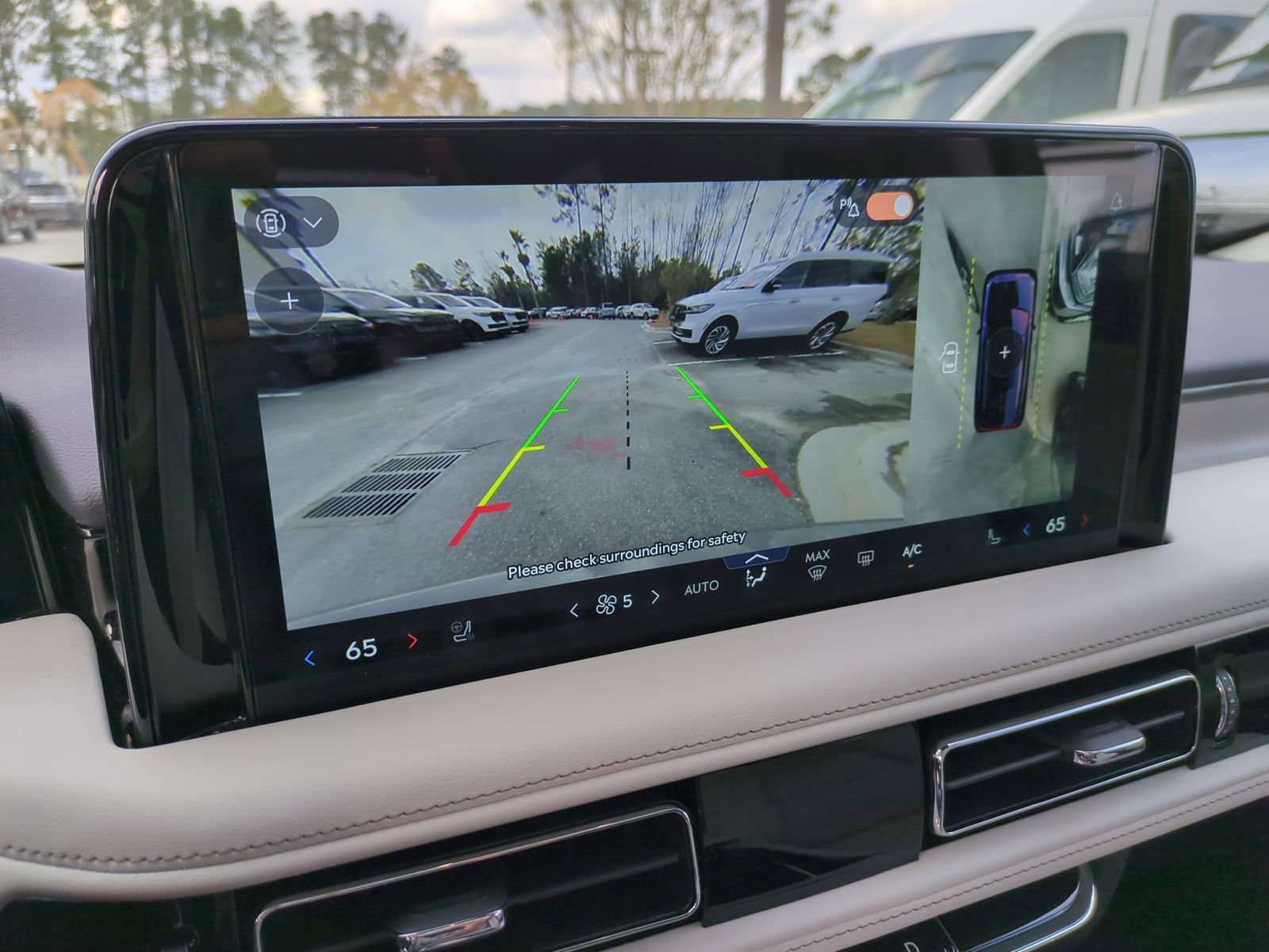 Certified 2025 Lincoln Aviator Reserve image 24