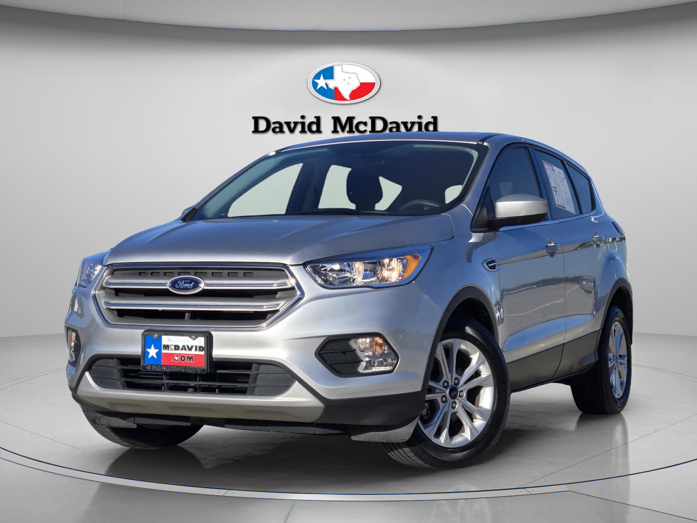 Used 2019 Ford Escape SE FWD image 1