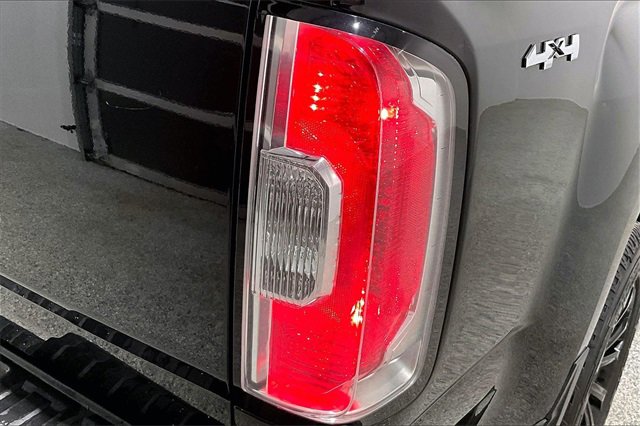 Used 2022 GMC Canyon Elevation image 25