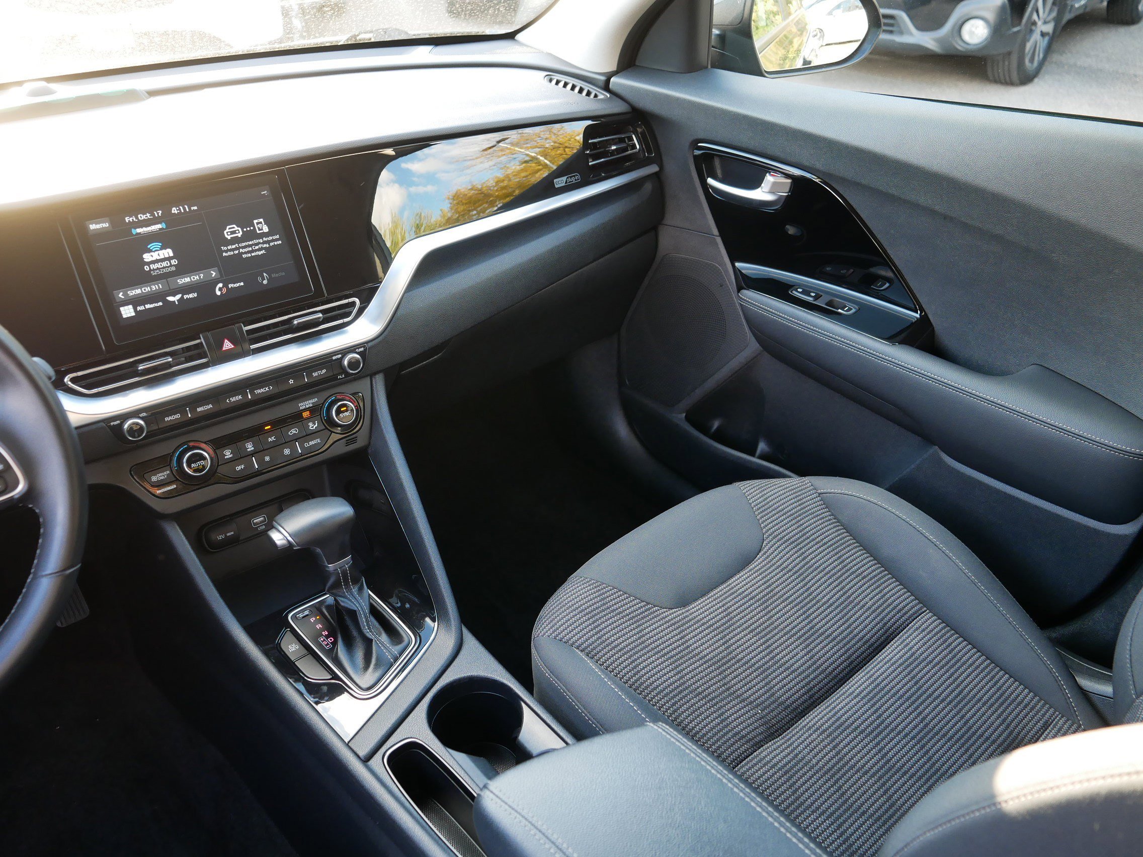 Certified 2022 Kia Niro LXS image 11