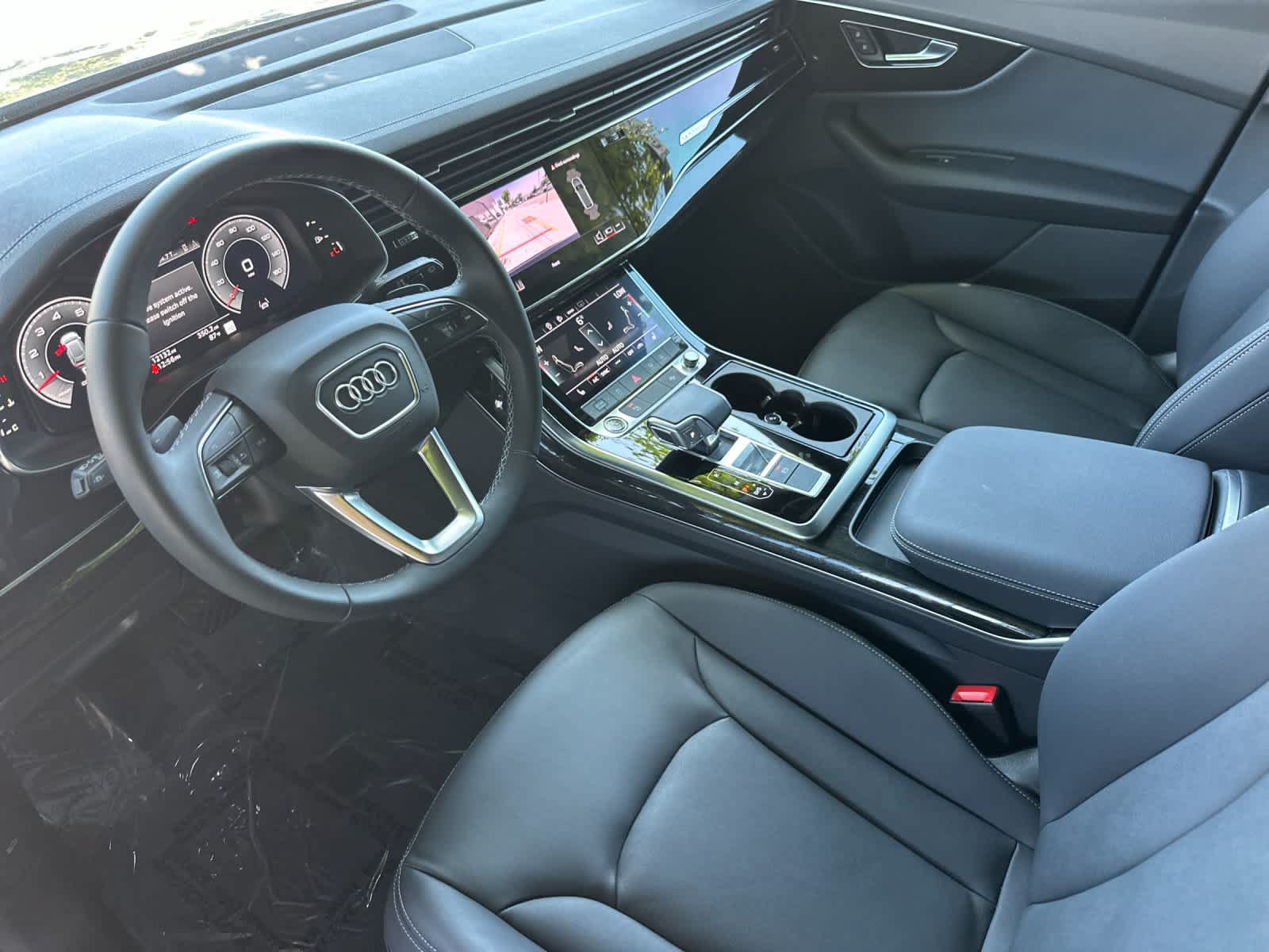 Used 2025 Audi Q8 Premium w/ Black Optic Package AWD/4WD image 4