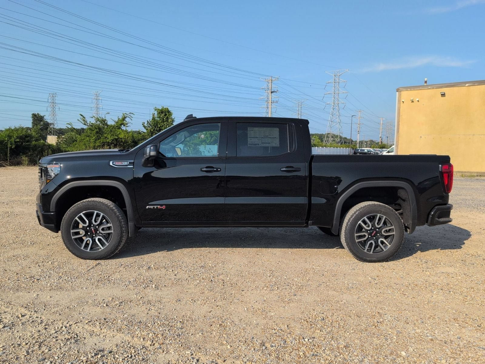 New 2026 GMC Sierra 1500 AT4 w/ AT4 Preferred Package AWD/4WD image 2