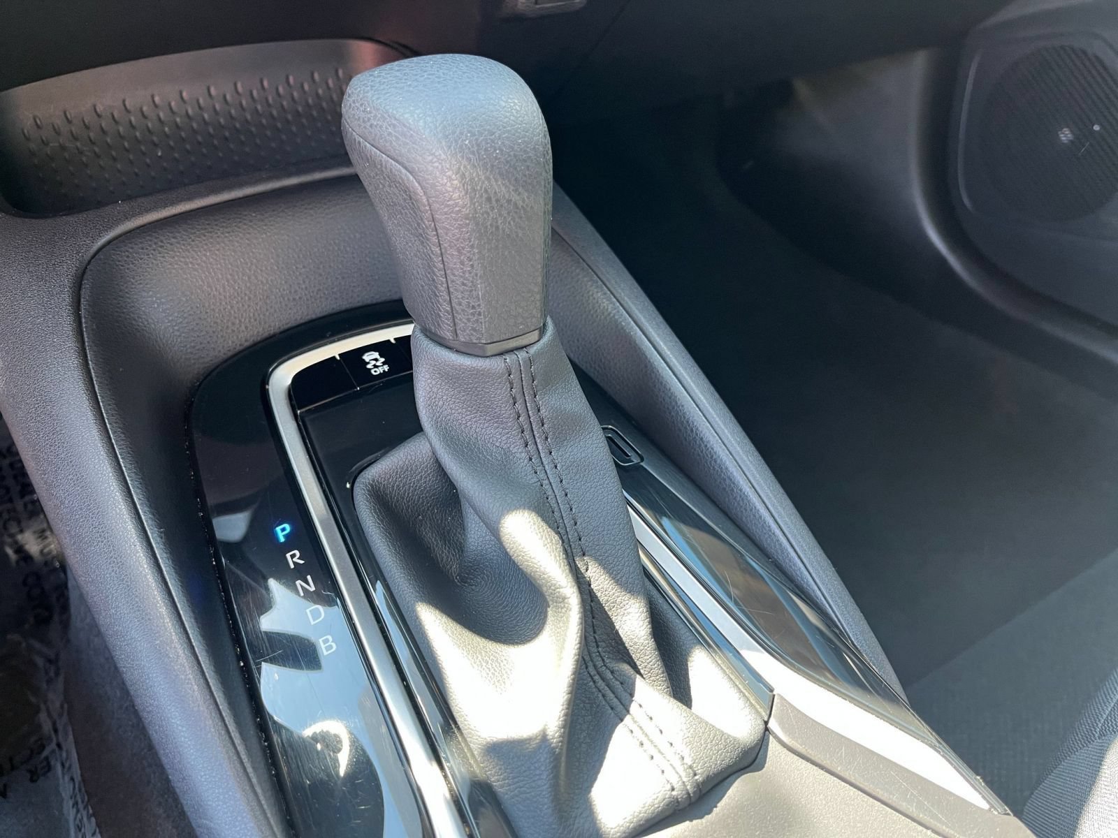 Used 2025 Toyota Corolla LE FWD image 41