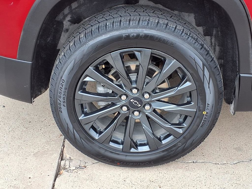 Used 2023 Chevrolet Traverse RS w/ LPO, Floor Liner Package image 9