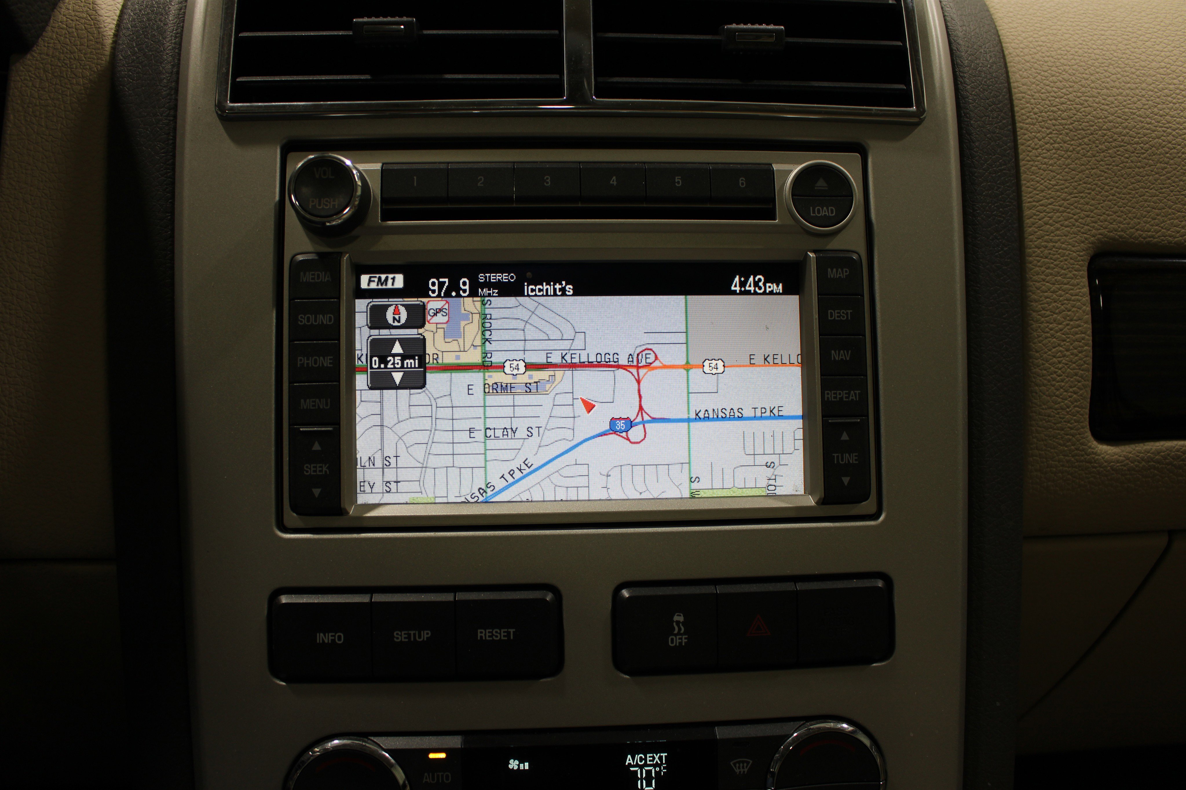Used 2008 Lincoln MKX AWD image 16
